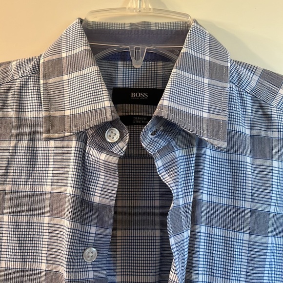 Hugo boss, slim fit, stretch, button up casual. Size medium - Picture 2 of 5